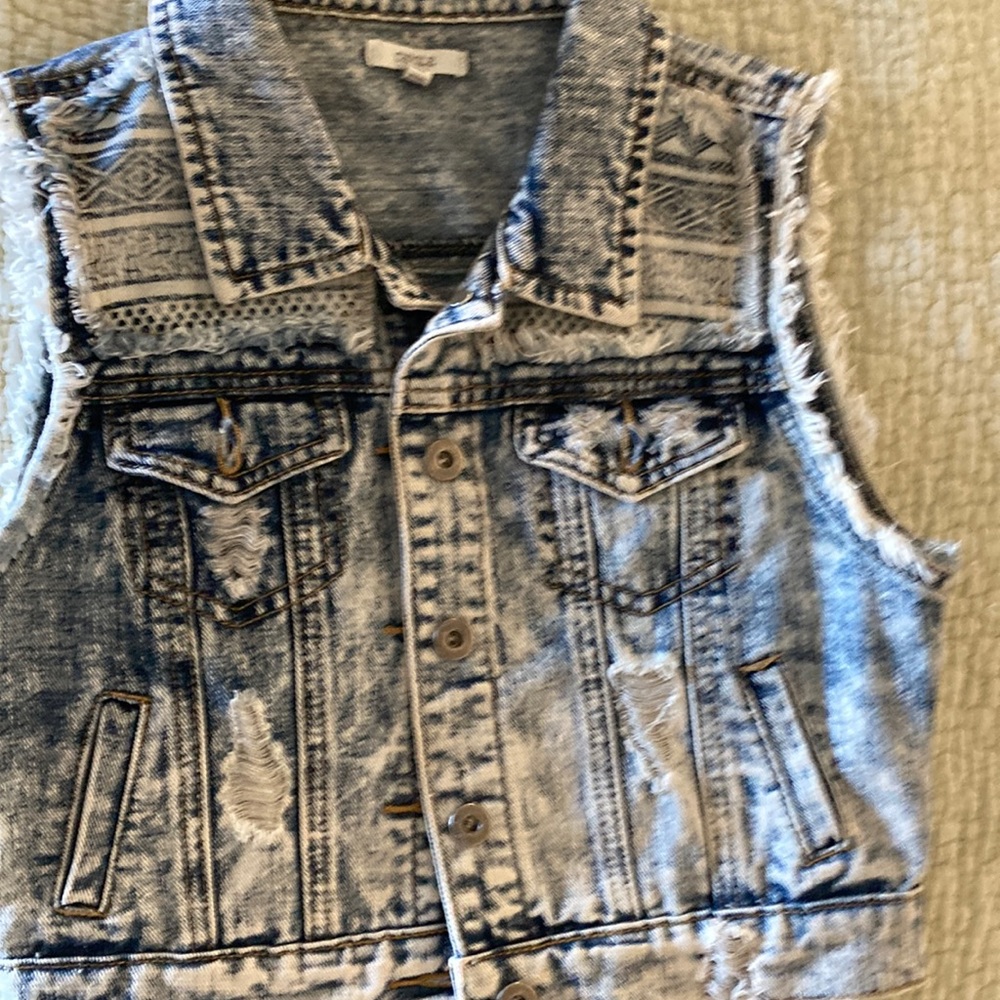 Chiole Distressed Denim Vest